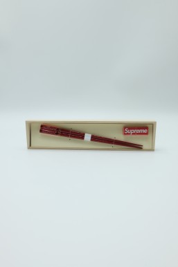 SUPREME CHOPSTICK SET RED